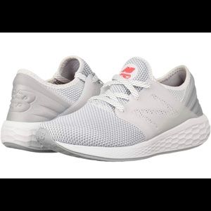 New Balance Women’s Foam shoe white 9.5